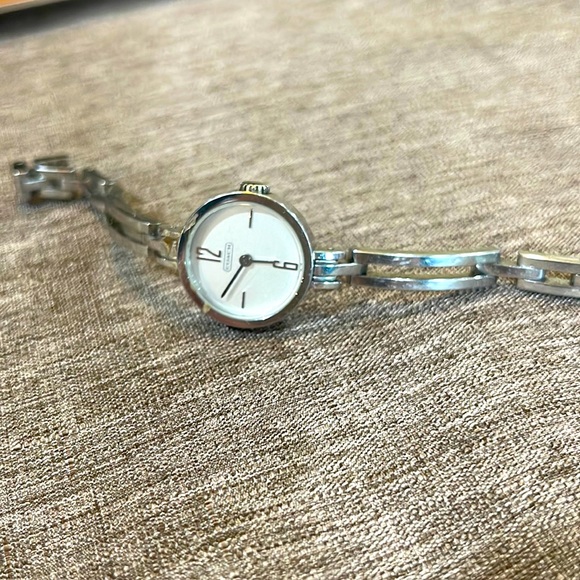 Silver coach watch - Picture 1 of 1
